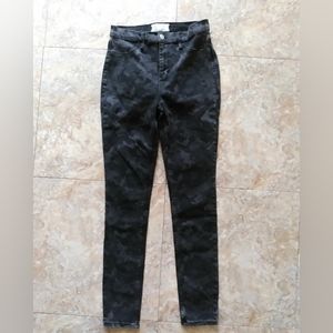 Free People Long and Lean High Rise Black Camo Skinny Jean, size 27